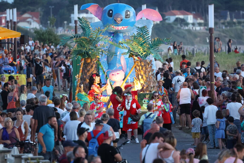 DEFILE, FEU D'ARTIFICE ET SOIREE DANSANTE