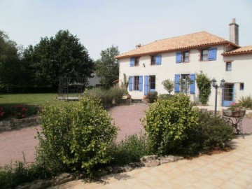 La Maison Bleue Gites and holiday rentals France Atlantic Loire