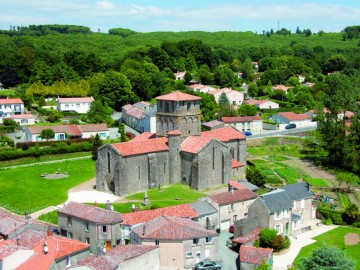 POUZAUGES PETITE CITE DE CARACTERE: Castles France, Atlantic Loire