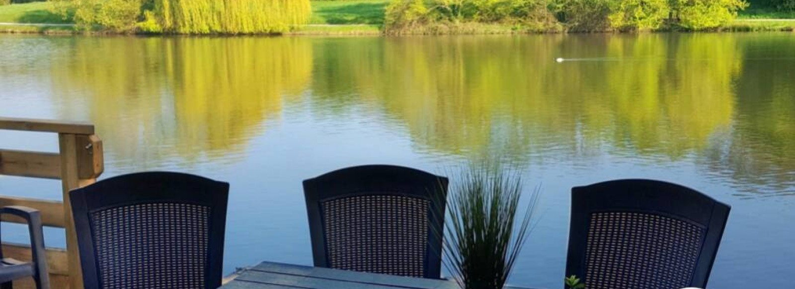 CHALET LA CARPE, LES PIEDS DANS L'EAU, 5-7 PERS