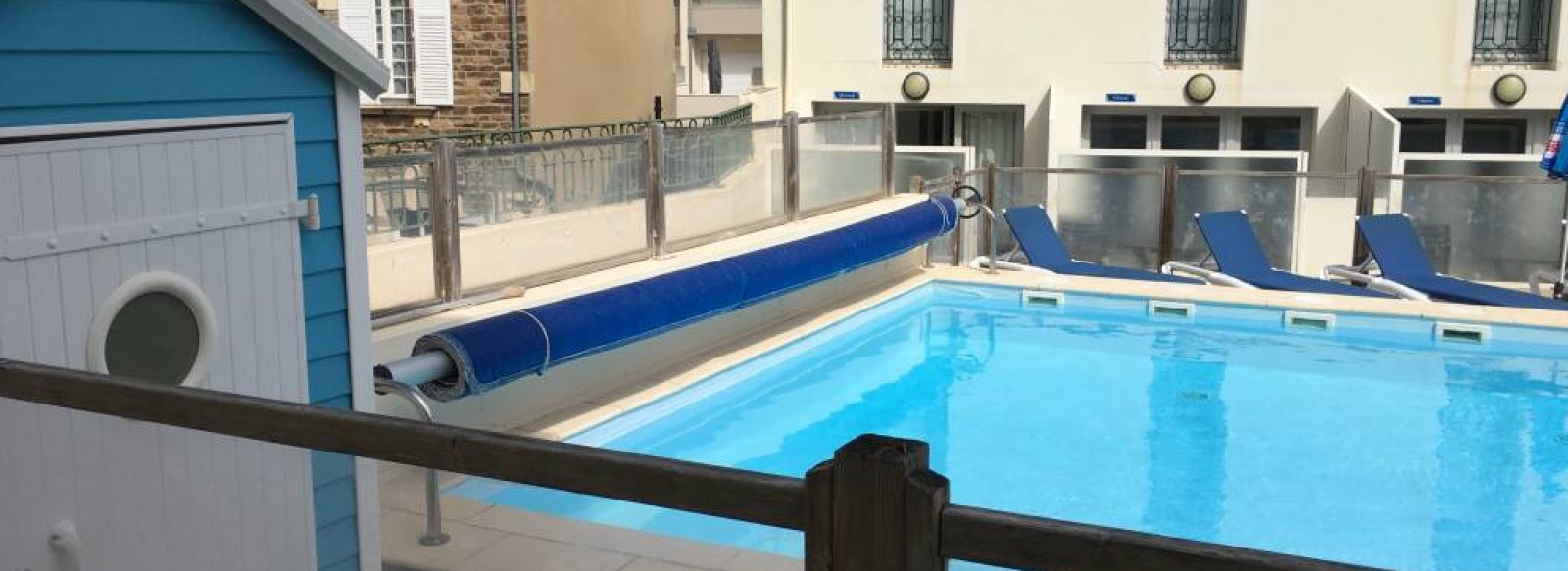 appartement acces direct a la plage residence avec piscine et parking