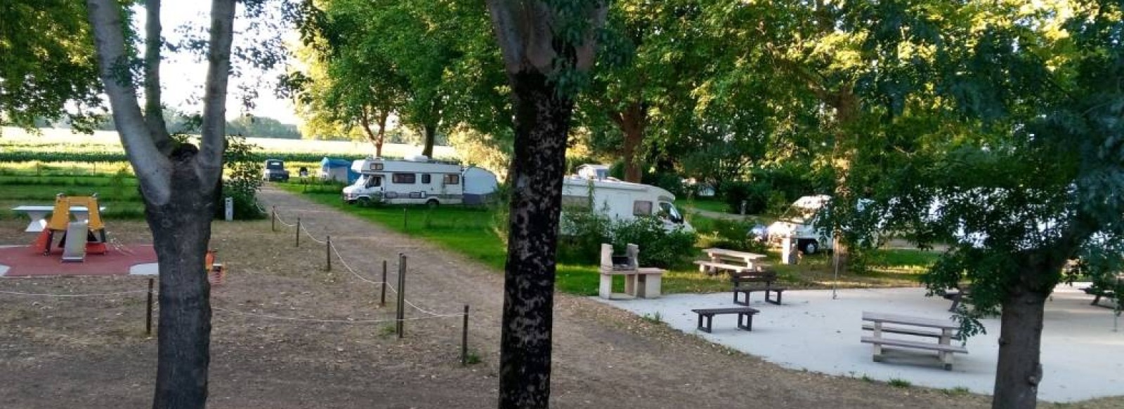 Camping de l'Ecluse**