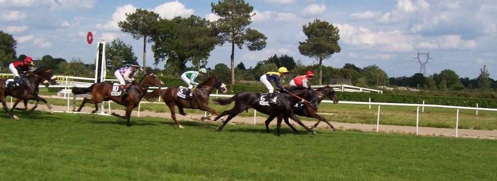 HIPPODROME DE BEAUMONT All about horses France Atlantic Loire Valley